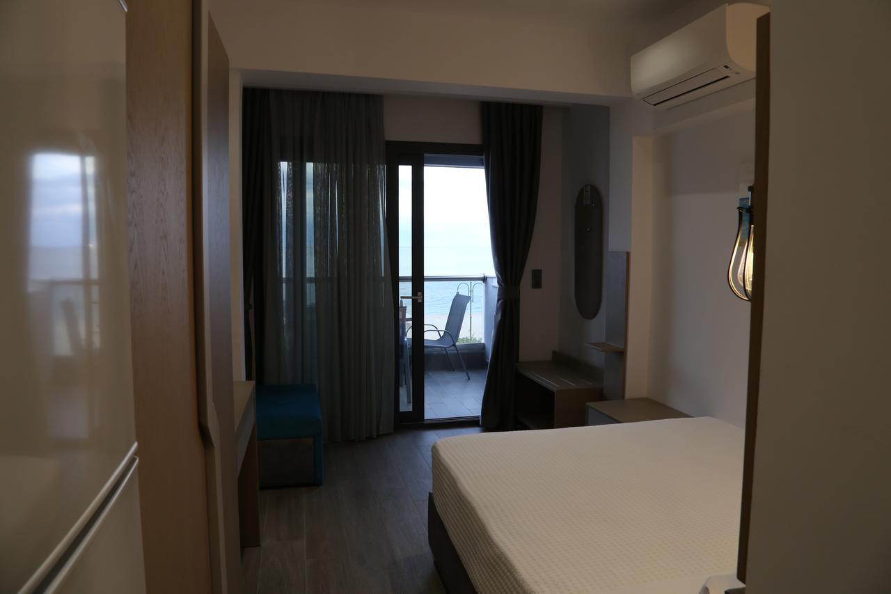 Amalia Rooms Sea View Nea Vrasna Exterior photo